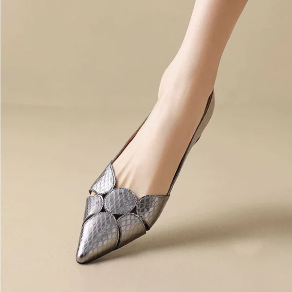 Women’s Chunky Heels Pointed Toe Retro Leather Shoes