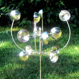 Outdoor Garden Kinetic Metal Wind Spinner Decoration