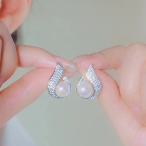 Elegant simulated pearl and rhinestone earrings