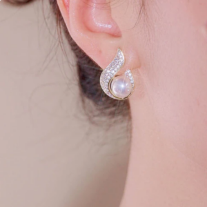 Elegant simulated pearl and rhinestone earrings